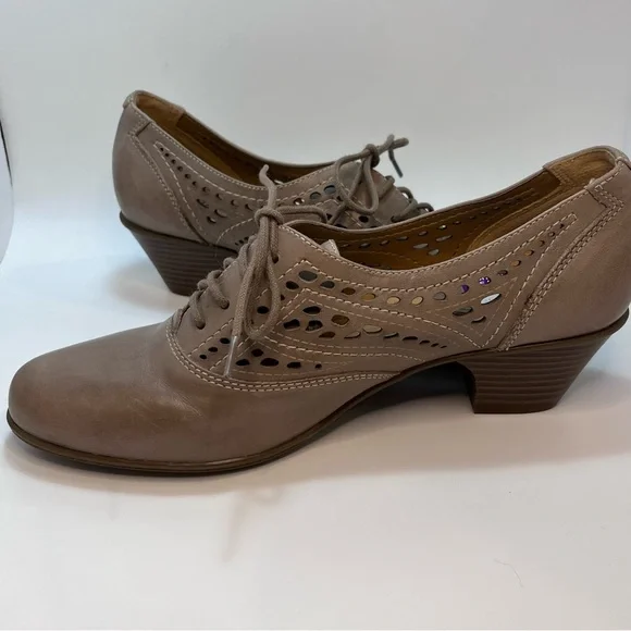 Earth Women's Taupe Tan Oxford Lace-Up Heeled Shoes - leather Size 9.5 - Picture 4 of 6